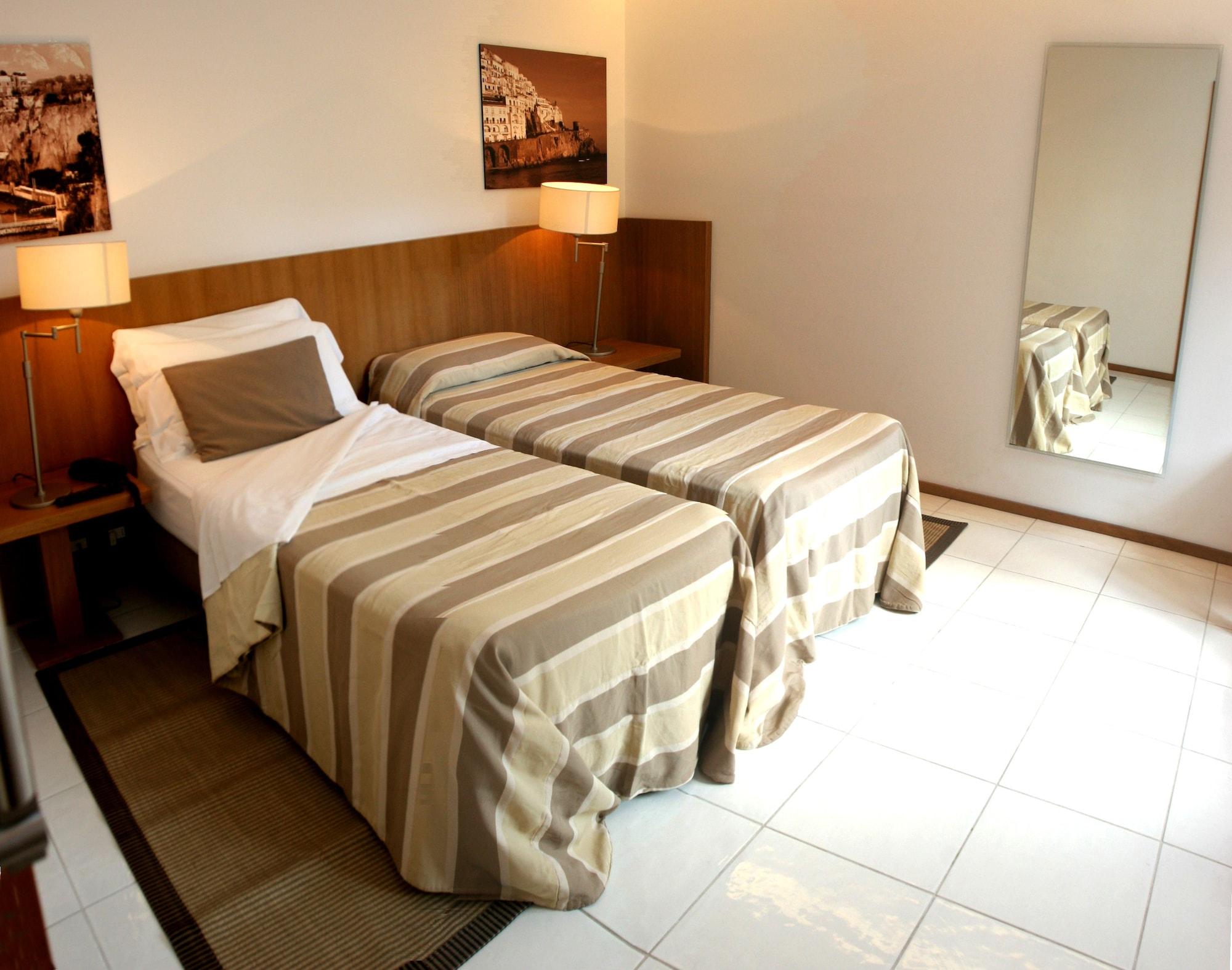 Rota Suites Сорренто Экстерьер фото